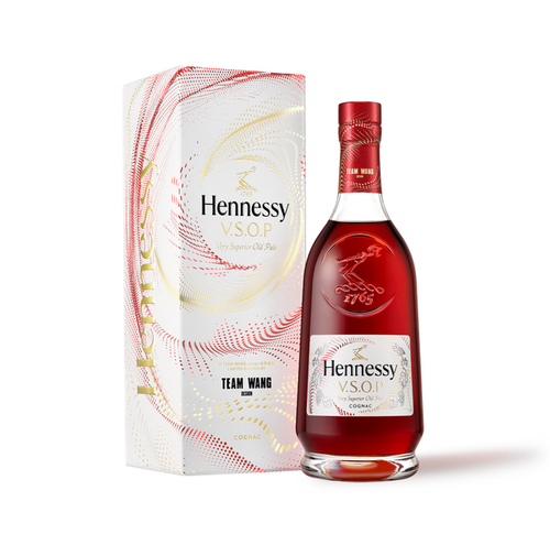 Hennesy VSOP X Team Wang (700ml / ABV: 40%)